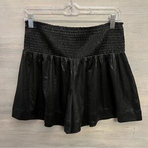 Pants Store Black Shimmer Shirred Waist Flare Leg Shorts Size Medium‎ Like New